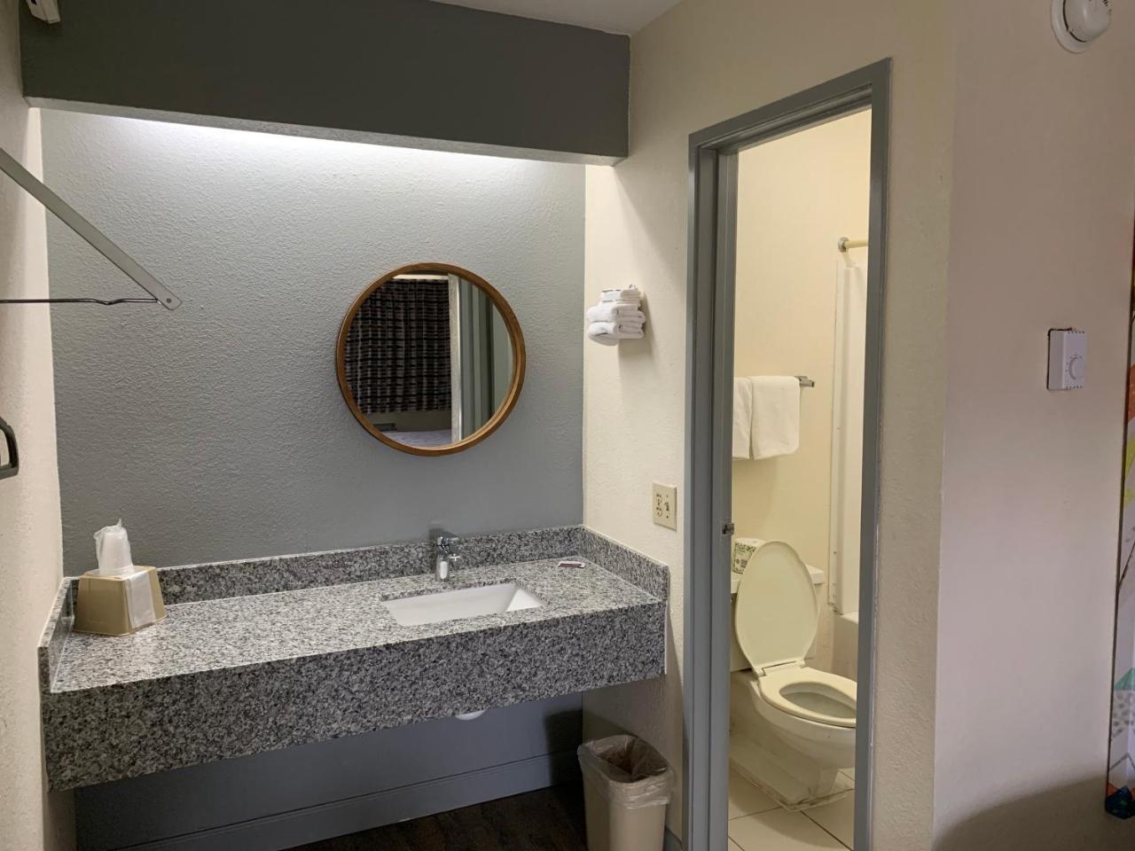 Dallas Love Field Inn Bagian luar foto